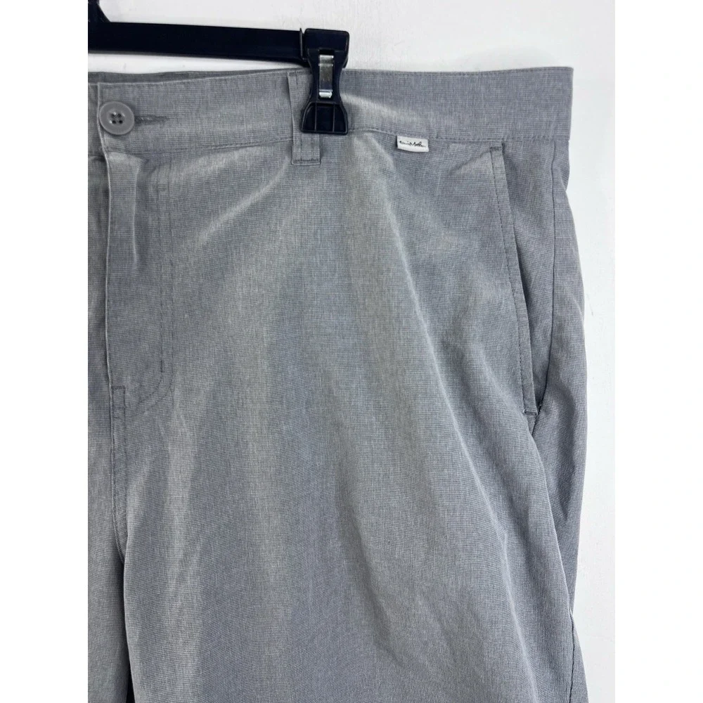 Travis Mathew Beck Shorts Men 42 Gray 9